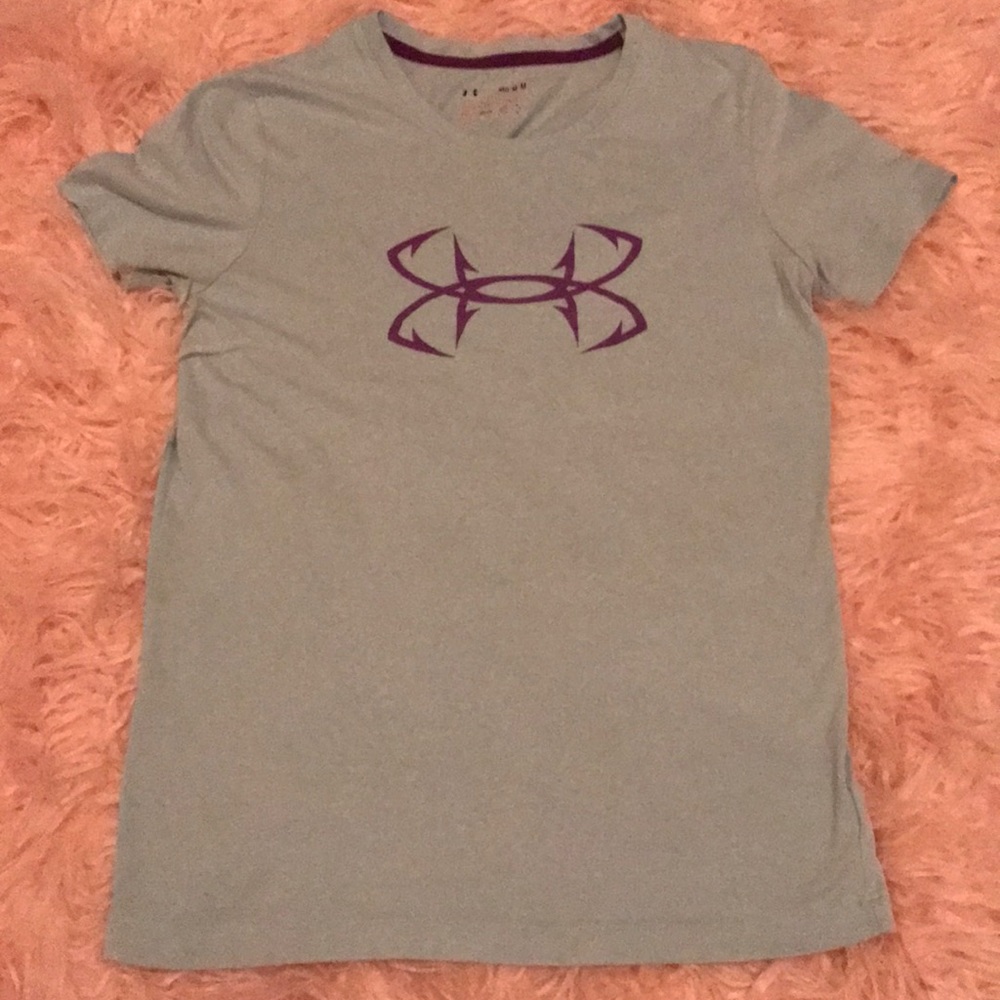 NWOT - soft light blue/teal Under Armour t-shirt
